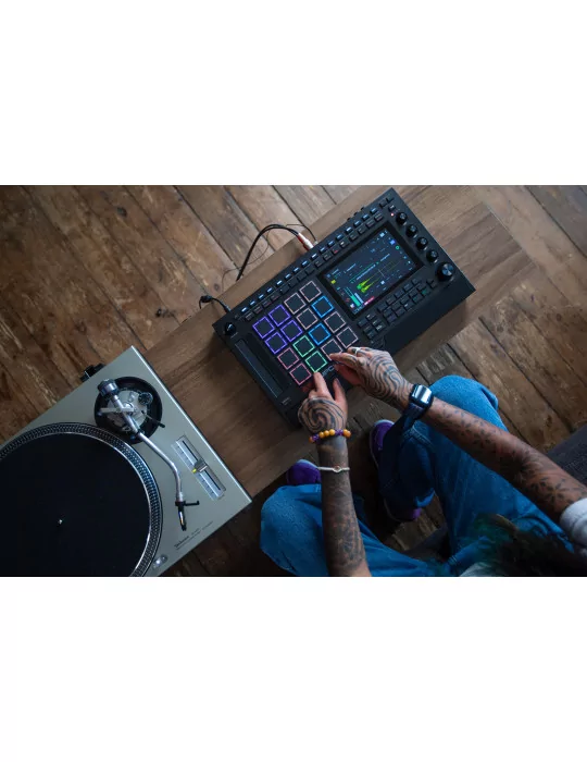 AKAI PROFESSIONAL MPC-LIVE3 | MusicGoodDeal