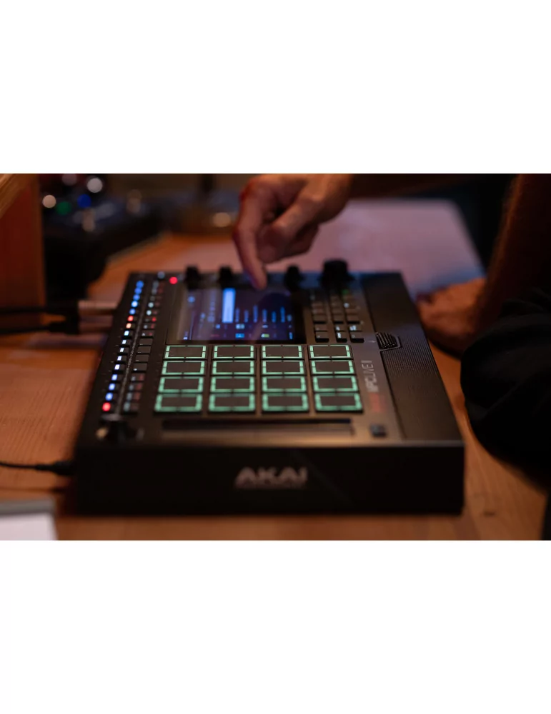AKAI PROFESSIONAL MPC-LIVE3 | MusicGoodDeal