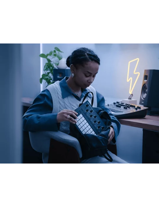  NOVATION CIRCUIT-TRKS Groove box with RGB matrix|MusicGoodDeal 