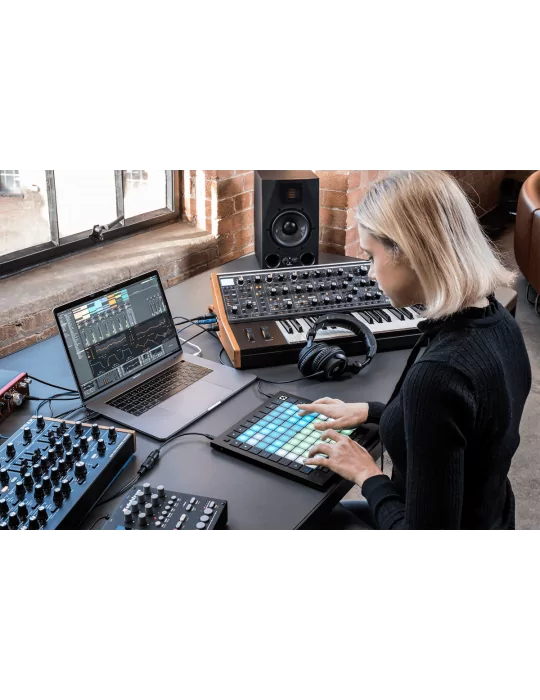  NOVATION LAUNCHPAD-PRO-MK3 8x8 RGB matrix + 40 pads|MusicGoodDeal 