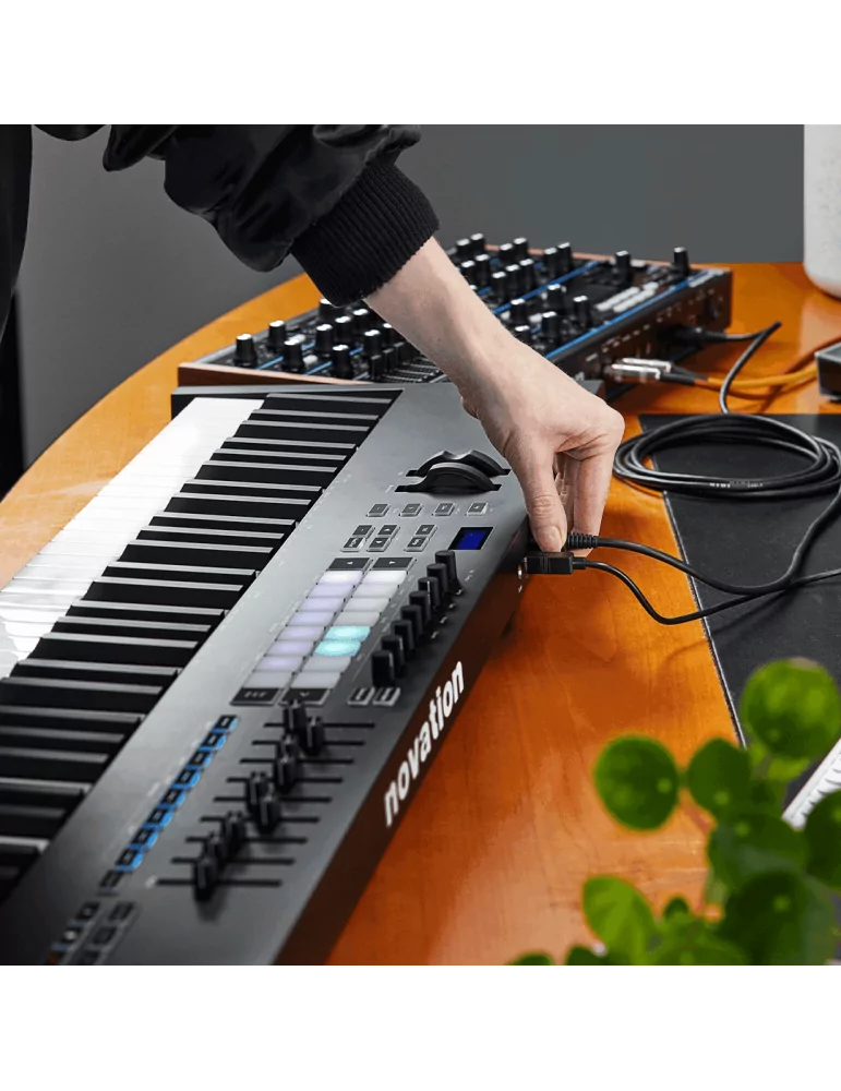  NOVATION LAUNCHKEY-88-MK3 Mk3 - 88 Key Semi-Weighted Master Keyboard|MusicGoodDeal 