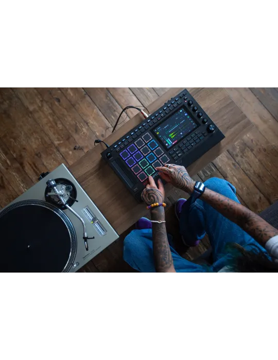 AKAI PROFESSIONAL MPC-LIVE3 | MusicGoodDeal