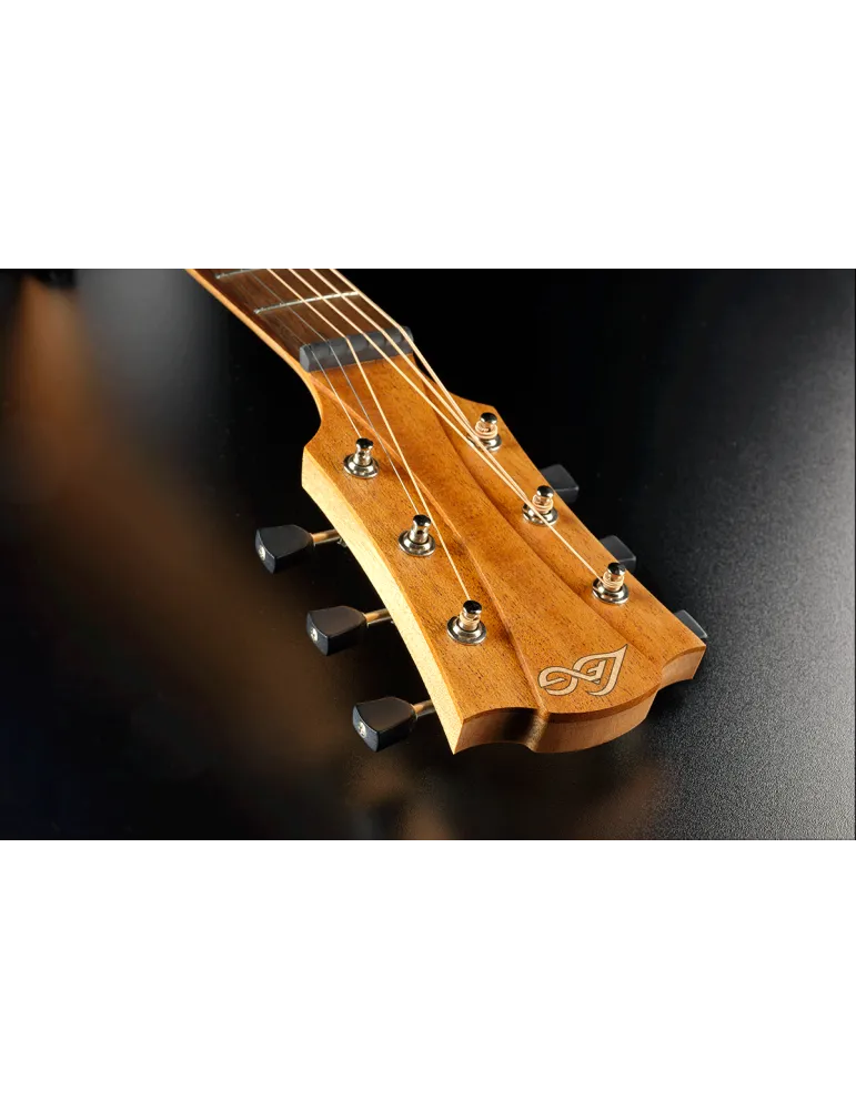  Lâg T70DC-NAT Dreadnought Cutaway Natural|MusicGoodDeal 